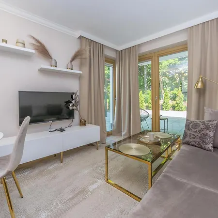 Park Apartment *