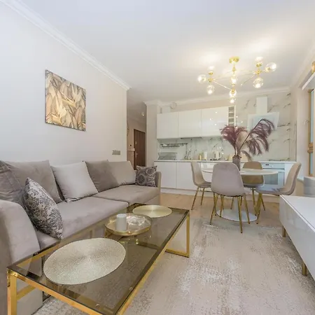 Park Apartment *