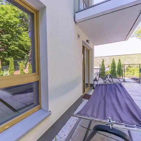 Park Apartment *
