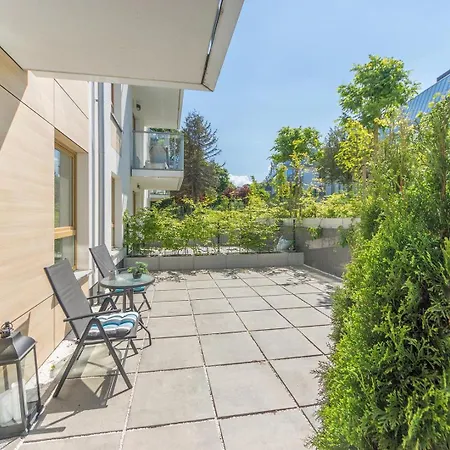 Park Apartment *